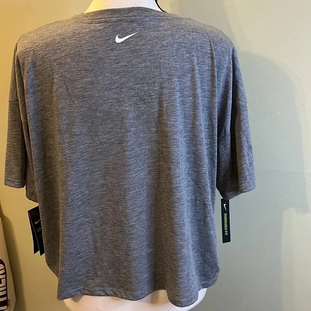 Nike dri-fit oversized gray training crop front pocket logo T-shirt